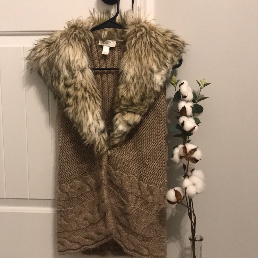 Faux fur knitted vest